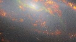 Potret Indah Galaksi Messier 106, Curi Perhatian Astronom karena Pusatnya Ramai
