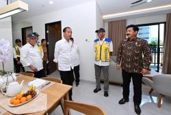 Didampingi Basuki, Jokowi Tinjau Tower Rusun ASN di IKN