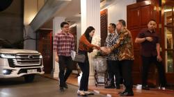 Gaya Angela Tanoesoedibjo saat Temui Prabowo Subianto, Simpel Berkelas 
