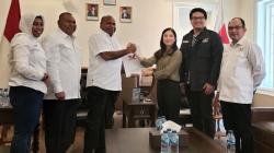 Momen Angela Tanoesoedibjo Serahkan Surat Rekomendasi ke Mathius-Aryoko Maju Pilgub Papua