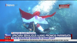 Polres Wakatobi dan Sejumlah Penyelam Upacara di Dalam Laut
