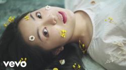 Makna Lagu Apa Mungkin Bernadya: Mengurai Rasa Kehilangan dan Penyesalan