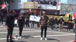 Di Depan Demonstran, Anggota DPRD Jember: Sadarkan Rakyat Negara Kondisi Darurat<