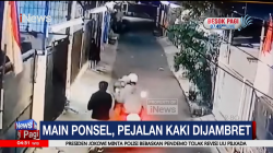 Detik-Detik Pria Sedang Menelepon Dijambret di Grogol Petamburan Terekam CCTV