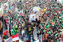 Foto-Foto Demo Ribuan Driver Ojek Online Bawa 2 Tuntutan
