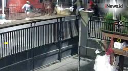 Terekam CCTV, Begal Bersenjata Celurit Rampas Motor di Probolinggo, Korban Perempuan Seksi