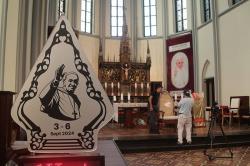 Persiapan Gereja Katedral Jakarta Menyambut Kedatangan Paus Fransiskus