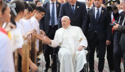 Paus Fransiskus Tiba di Gereja Katedral, Disambut Alunan Musik Angklung