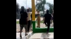 Viral Kades di Kotawaringin Barat Diusir sampai Didorong-Dorong Warga, Kantor Desa Disegel<