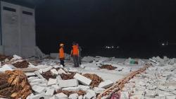 Tembok Gudang Tembakau di Jember Roboh Diterjang Puting Beliung, 1 Orang Tewas 5 Luka-luka<