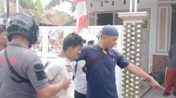 Gegara Tersinggung, Pembeli Tega Tikam Pedagang Pentol Goreng di Baubau Terekam CCTV<