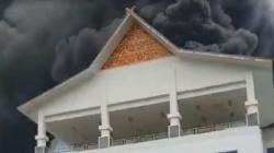 Polisi Selidiki Penyebab Kebakaran Perkantoran Pemkot Pekanbaru<