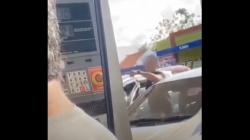 Viral Pria Mengamuk Acungkan Badik di SPBU Amesangen gegara Tak Bisa Isi BBM Tanpa Barcode<