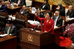 Pakai Kebaya Merah, Puan Maharani Pidato Pertama usai Ditunjuk Kembali Pimpin DPR
