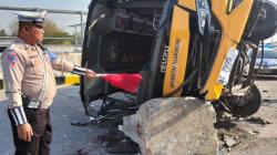 Kecelakaan Maut di Tol Sumo, Bus Rombongan Guru SMA Bawa 20 Orang<
