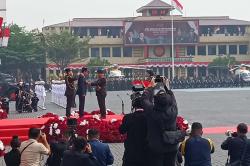 Pakai Baret Polisi, Jokowi Dianugerahi Medali Loka Praja Samrakshana Oleh Kapolri