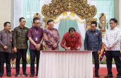 Plt Bupati Badung Resmikan Pengoperasian Mesin RA-X di TPST Mengwitani<