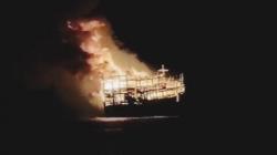 Kapal Pengangkut Sapi Terbakar Hebat di Perairan Bangkalan, Warga Panik<