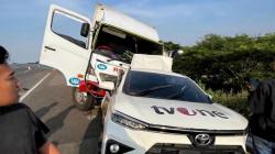 Kronologi Kecelakaan Mobil Kru TvOne 3 Orang Meninggal di Tol Pemalang, Ditabrak Truk saat Menepi<