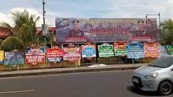 Ratusan Karangan Bunga Penuhi Mako Polda Sulut, Dukung Pemberantasan Korupsi<
