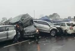 Breaking News: Kecelakaan Beruntun di Tol Purbaleunyi, Sejumlah Mobil Ringsek