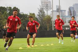 Lapangan Latihan Timnas Jepang Ditutup Kain Hitam