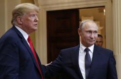 Trump dan Putin Berbincang 2 Jam via Telepon, Ini yang Dibahas