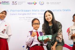Ekspresi Bahagia Para Murid SD Dapat Kacamata Gratis dari MNC Peduli