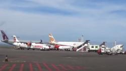 Cuaca Buruk, 21 Penerbangan di Bandara Ngurah Rai Bali Dialihkan-Ditunda<