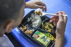 Breaking News: Prabowo Pangkas Anggaran Makan Bergizi Gratis jadi Rp10.000 per Hari!   