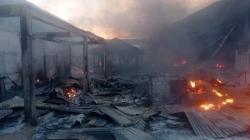 Pasar Phara Sentani Hangus Terbakar, Titik Api dari Lapak Blok C Merambat ke Blok B<