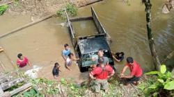 Jembatan di Nias Barat Ambruk saat Dilewati Mobil Pikap, Akses Jalan 2 Kecamatan Putus<