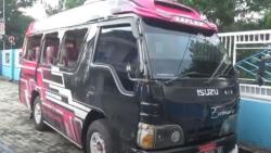 Kecelakaan di Tuban, Honda BRV Terbakar usai Adu Banteng dengan Elf Belasan Luka