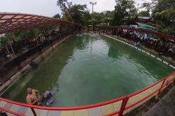 Mengisi Waktu Libur dengan Berendam di Wisata Air Panas Alam Sari Ater 