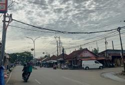 Siswi MAN di Lebak Terkapar Kena Sabet Kabel Menjuntai saat Tunggu Angkot