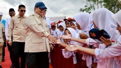 Prabowo Akui Makan Bergizi Gratis Proyek Besar: Saya Jamin Dananya Ada