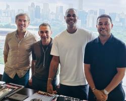 Alex Pastoor Isyaratkan Tetap Bersama Kluivert Usai Tinggalkan Timnas Indonesia 