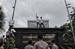 Ratusan Massa Desak Polisi Selesaikan Kasus Hukum yang Belum Tuntas