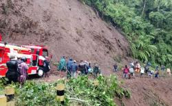 Longsor di Jalur Wisata Gunung Bromo, BPBD Malang Kerahkan Alat Berat-Damkar<