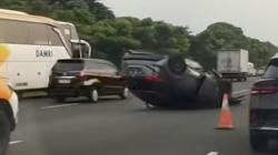 Kecelakaan di Tol Jagorawi, Honda HRV Tabrak Truk Tangki