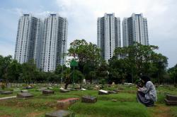 Ziarah ke TPU Menteng Pulo Jelang Ramadan
