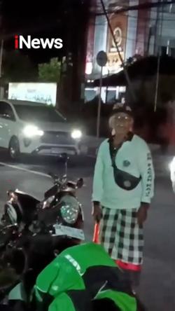 Pecalang Amankan Salat Tarawih di Bali
