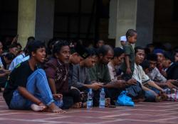 10 Pantun Ajakan Bukber yang Seru dan Bikin Kompak<
