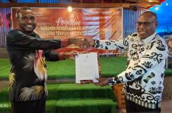 Anggota DPRD Daniel Antoh dari Partai Perindo Rajin Bantu Warga Mamberamo Raya<