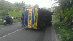 Kecelakaan di Pemalang, Truk Jalan Mundur lalu Terguling di Tanjakan Simaling<