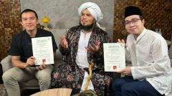 Ustaz Derry Sulaiman Bersaksi Dokter Richard Lee Masih Beragama Islam