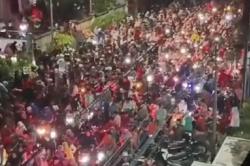 Viral Ribuan Warga Sumenep War Tempat Tarawih sejak Sore demi Dapat Zakat Mal<