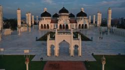 Pesona dan Sejarah Panjang Masjid Raya Baiturrahman Banda Aceh<