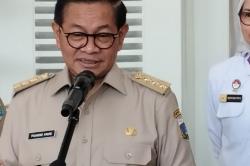 Pramono Peringatkan Sekolah di Jakarta Jangan lagi Tahan Ijazah Pelajar Tak Mampu