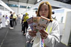 Antusiasme Warga Tukar Uang Baru yang Digelar Bank Indonesia